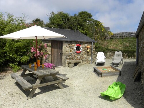 Charming village house in La Hague, pets allowed and parking