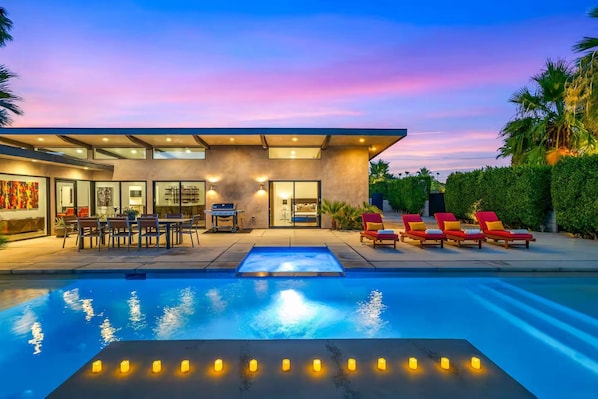 Een verwarmd zwembad