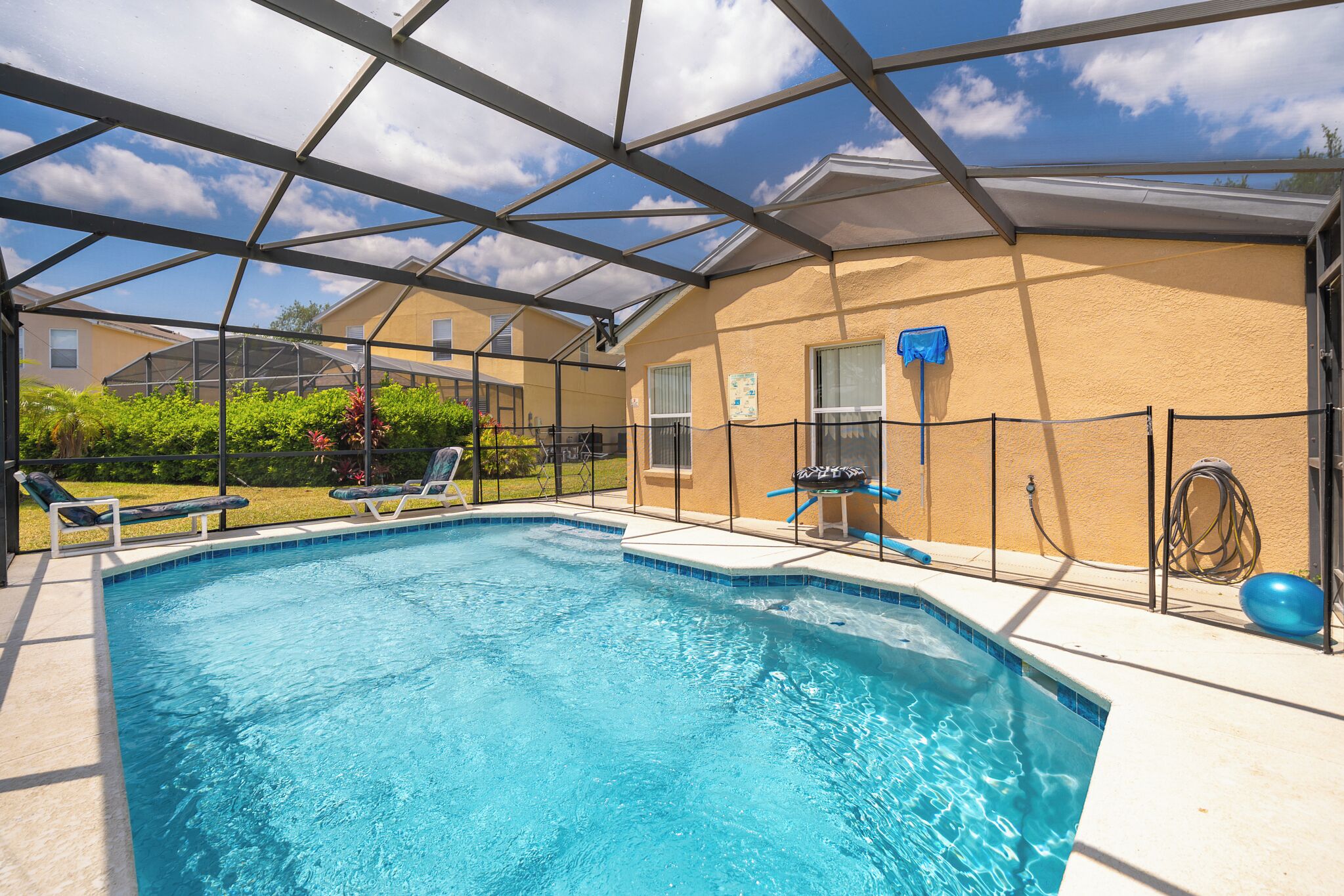 Charming 3 Bedroom Vila w/ Sun-Kissed Private Pool