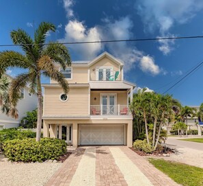 Exterior - Sand Of Times-Beautiful 6 bedrooms with private pool/spa with a water slide (Holmes Beach)