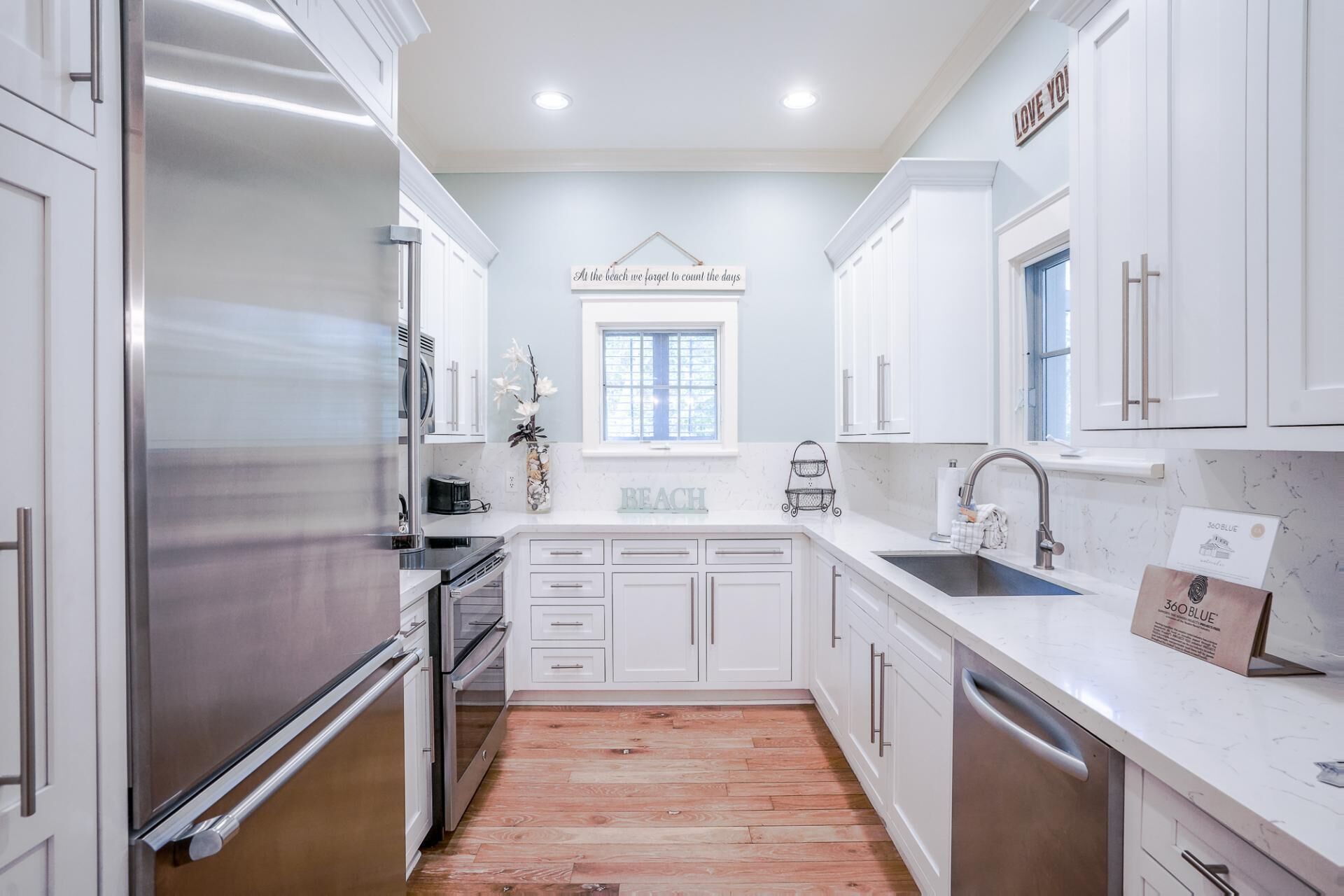 Book for Fall! LOCATION! Location! Close to Town Center! Steps Away From White Sands!