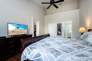 3 bedrooms, iron/ironing board, free WiFi, bed sheets - Lovely Tuscan Hills Pool Home with Spa - Close to Disney (Davenport)