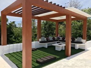 Property grounds - Spacious and Beautiful House With Private Pool And BBQ Area. (playa del carmen)