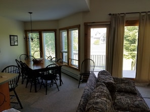 Smart TV, fireplace, DVD player, stereo - Ski in/out 4 BR townhome directly on Raccoon Run and the Village Chair Lift !! (Jay)