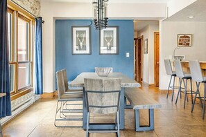 Dining - Ski-In/Ski-Out Penthouse | 3BR, Sleeps 10 | Main St | Pool & Hot Tubs (Breckenridge)