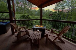 Property grounds - Amazing High End Luxury Indoor Pool Cabin with Theater Room and Views (Gatlinburg)