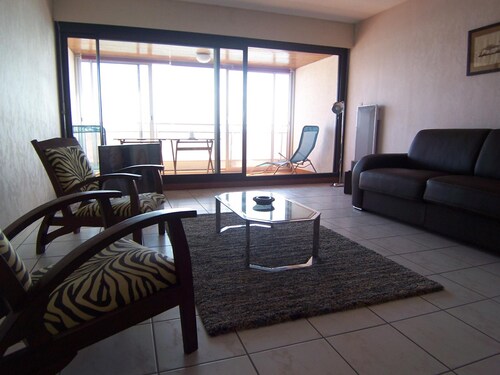 Appartement avec vue sur le chenal, garage et wifi