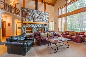 Interior - BIGL18 - Luxury Cabin with Hot Tub, A/C & Forest Views (Sunriver)