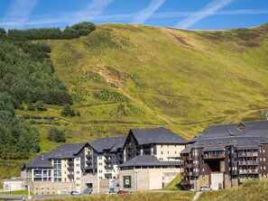 Exterior - Ski-in/Ski-out Apartment in Peyragudes with Balcony and Spa Access (Peyragudes)