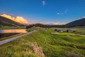 Golf - Beautiful 4Br Townhome with Private Hot tub! (Keystone)