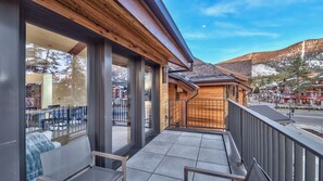 Property grounds - Luxury 3Br Residence steps from Heavenly Village & Gondola (South Lake Tahoe)