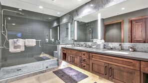 Regadera y secadora de cabello 