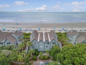 On the beach - Oceanfront Renovated Mariners Watch (Kiawah Island)