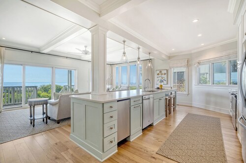 Oceanfront Renovated Mariners Watch