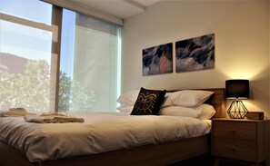 City Apartment, 2 Queen Beds, City View