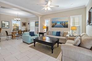 TV, DVD player, stereo - Breathtaking Retreat: Luxury Vacation Home with Stunning Pool, Beach Nearby (Pensacola)
