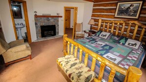 9 bedrooms, Internet, bed sheets - RS Lodge - 9 Bedrooms managed by Cabin Butler (Greer)