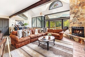 TV, peis og DVD-spiller