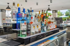 Bar (on property) - Lakeview * next to Convention Center * 10 min to Disney! (Orlando)