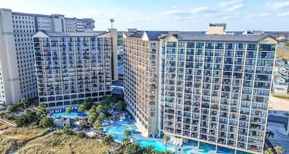 Remontoitu 2018 Ocean Front w / Sunrise Näkymät ILMAINEN WIFI. LazyRiver. Tikibar. pool