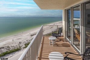 Property grounds - Amazing Gulf Views! Estero Beach & Tennis Club Beachfront Condo 1103B (Fort Myers Beach)