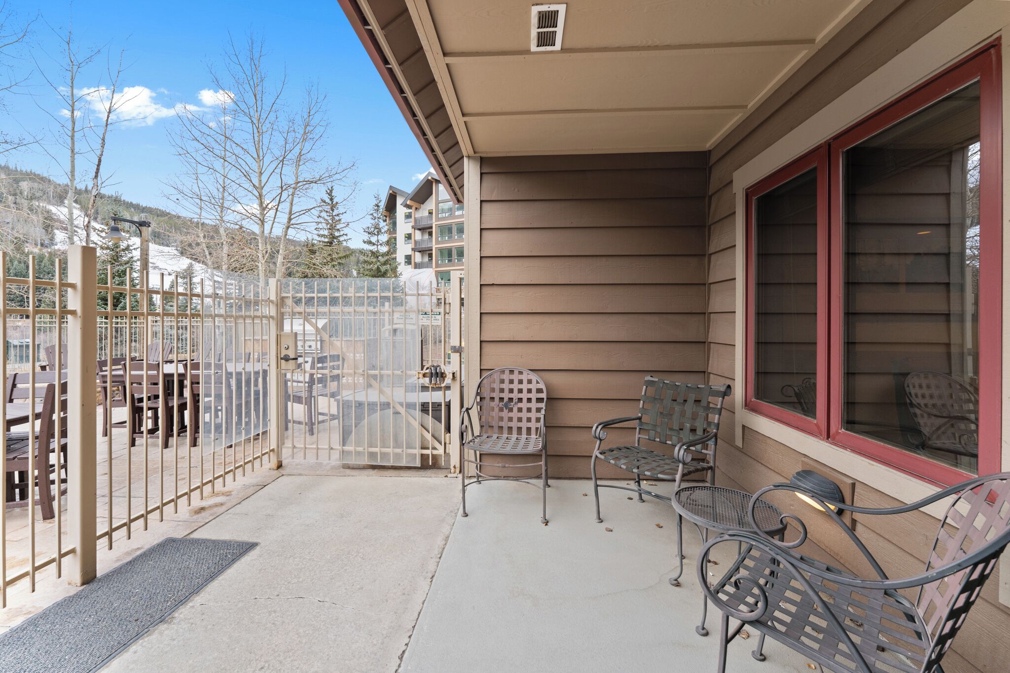 Outdoor dining