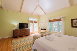 3 dormitorios, tabla de planchar con plancha, wifi gratis y ropa de cama