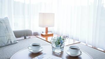 Premium bedding, in-room safe, desk, soundproofing