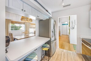 Interior - AM I Dreaming: Heated Pool, Family Friendly Home, 3-min walk to beach! (Holmes Beach)