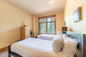 2 chambres, fer et planche à repasser, accès Internet, draps fournis