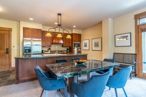 Fridge, microwave, oven, stovetop - Ski-in/Ski-out Condo in Keystone w/ Private Balcony, Steps from Lifts & Shops (Keystone)
