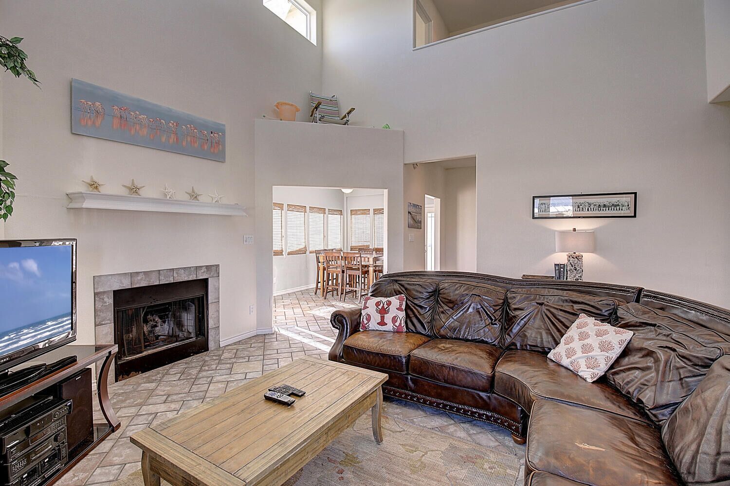 Fabulous home in wonderful Sand Point Circle!!