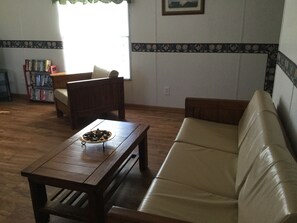 Smart TV, fireplace - Location! Location! Location!   Nice cove and close to all lake activities! (Moneta)