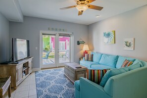 Smart TV, DVD player, stereo - Perfectly Positioned: Banana Bay Resort's Home Close to Everything You Need! (Pensacola)