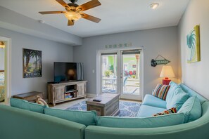 Smart TV, DVD player, stereo - Perfectly Positioned: Banana Bay Resort's Home Close to Everything You Need! (Pensacola)