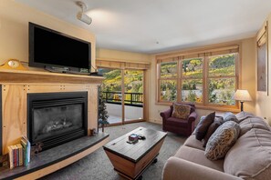 TV, fireplace, DVD player - River Run Condo w/ Private Balcony & Mountain Views, Walk to Gondola & Shops (Keystone)