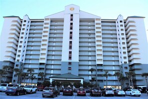 Exterior - GULF FRONT CONDOMINIUM!! ROOMY ENOUGH FOR 4! (Panama City Beach)