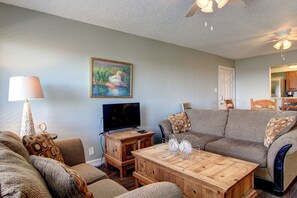 TV - Amazing condo in gulf front Beachhead Condominiums! Heated Pool! Great Views! (Port Aransas)