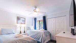 3 bedrooms, iron/ironing board, WiFi (free), bed sheets
