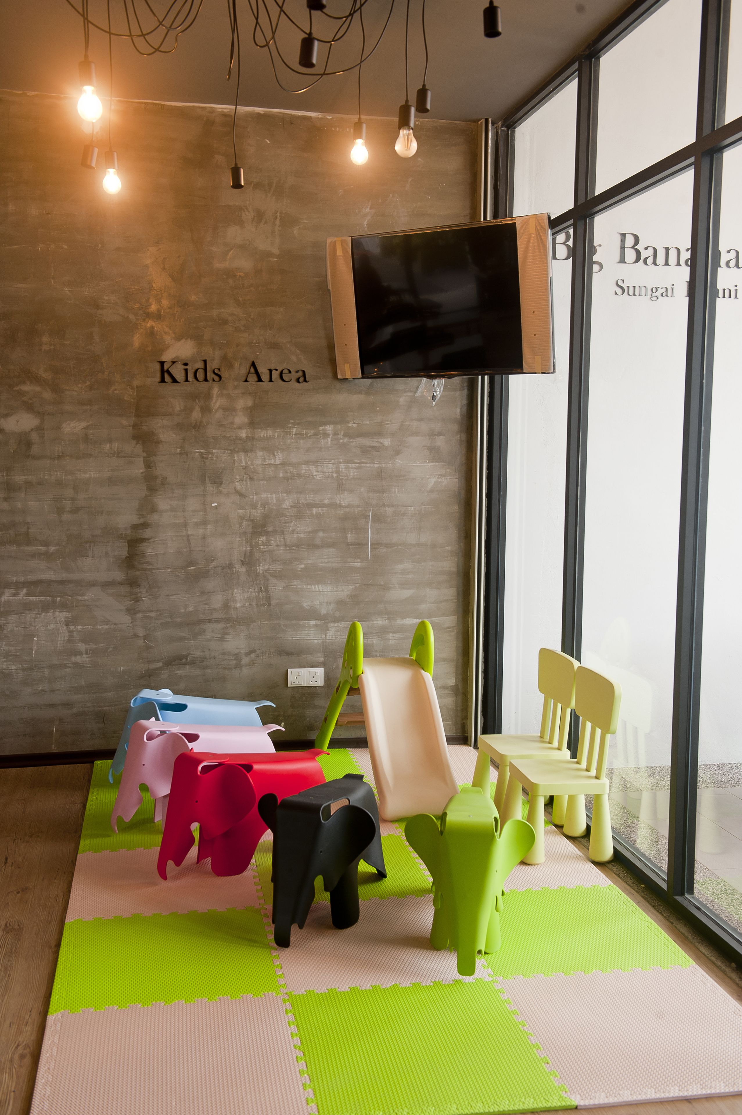 children’s play area – indoor