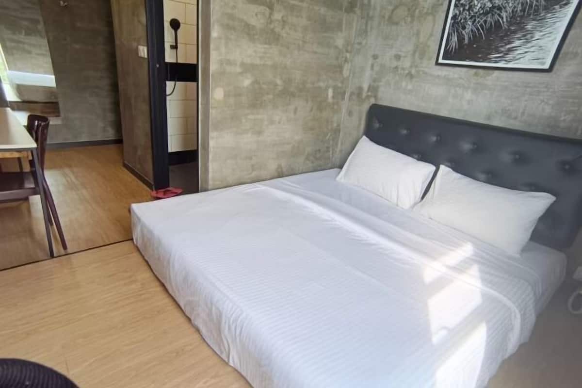 Coffres-forts dans les chambres, bureau, fer et planche Ă repasser