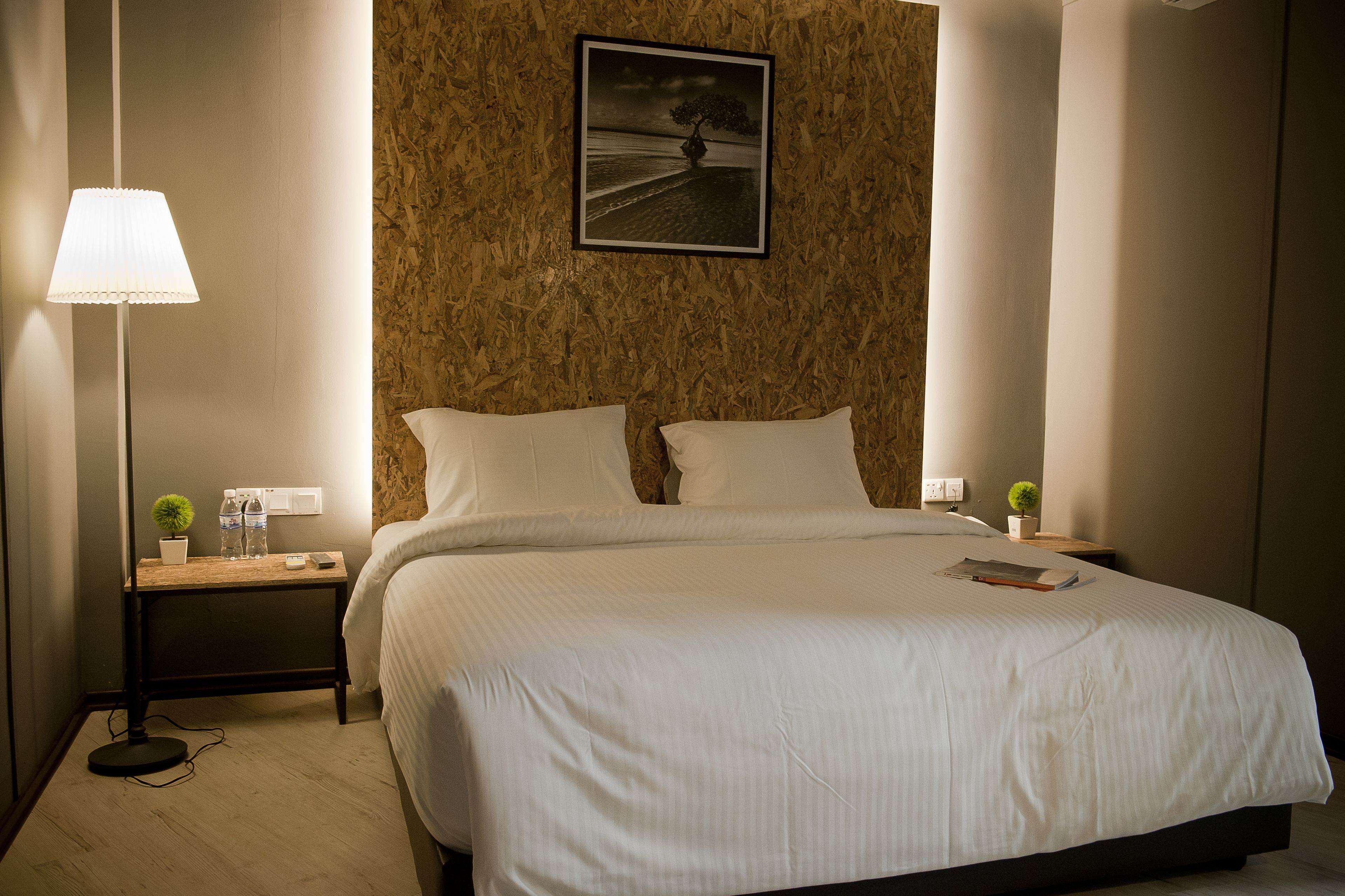 standard room | in-room safe, desk, iron/ironing board, free wifi