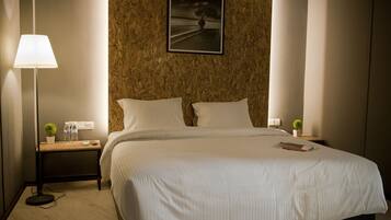 In-room safe, desk, iron/ironing board, free WiFi