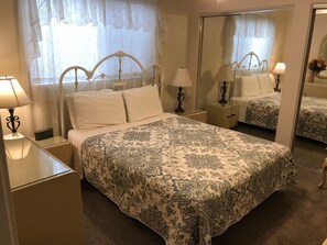 2 bedrooms, iron/ironing board, Internet, bed sheets