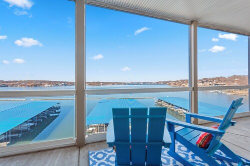 Feeling Nauti!  Designer Lakefront 3BR/2BA at Luxe Lands End