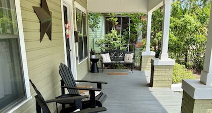 2BR PERFECT location! Walk to Beach & Island View Casino! Casa Verde