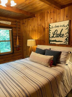 5 bedrooms, iron/ironing board, WiFi, bed sheets - Beautiful Traditional Log Cabin (Canandaigua)