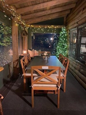 Property grounds - Beautiful Traditional Log Cabin (Canandaigua)