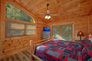 3 slaapkamers, een strijkplank/strijkijzer, internet, beddengoed