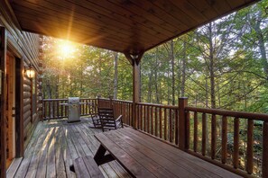 Property grounds - Game Room | Sleeps 12 | Hot tub (Gatlinburg)